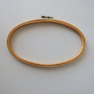 Coats & Clark Vintage Wood Oval Embroidery Hoop #5771